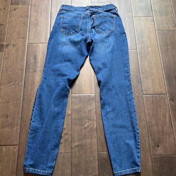 R Jeans- blue jeans, size 27- in seam 30”, slim (reitmans) - Picture 4 of 6